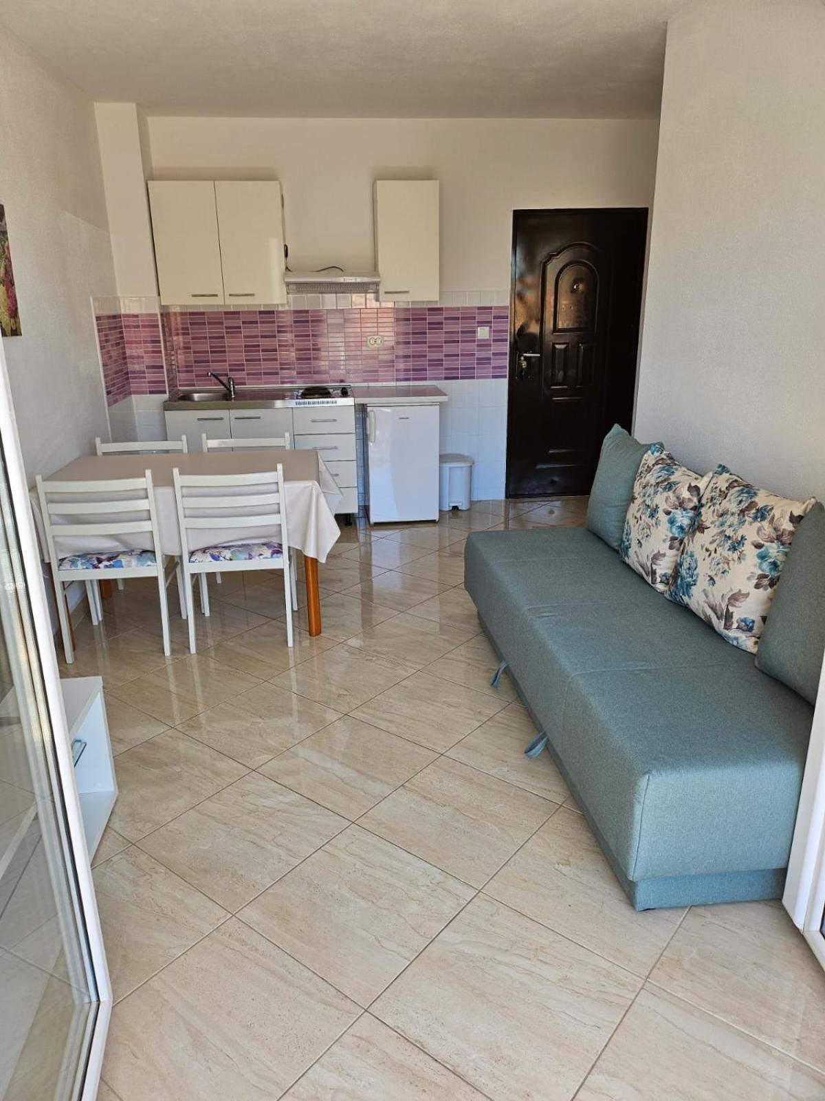 Apartments Andrijanic Baška Voda الغرفة الصورة