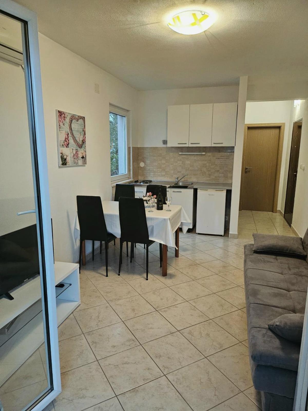 Apartments Andrijanic Baška Voda الغرفة الصورة