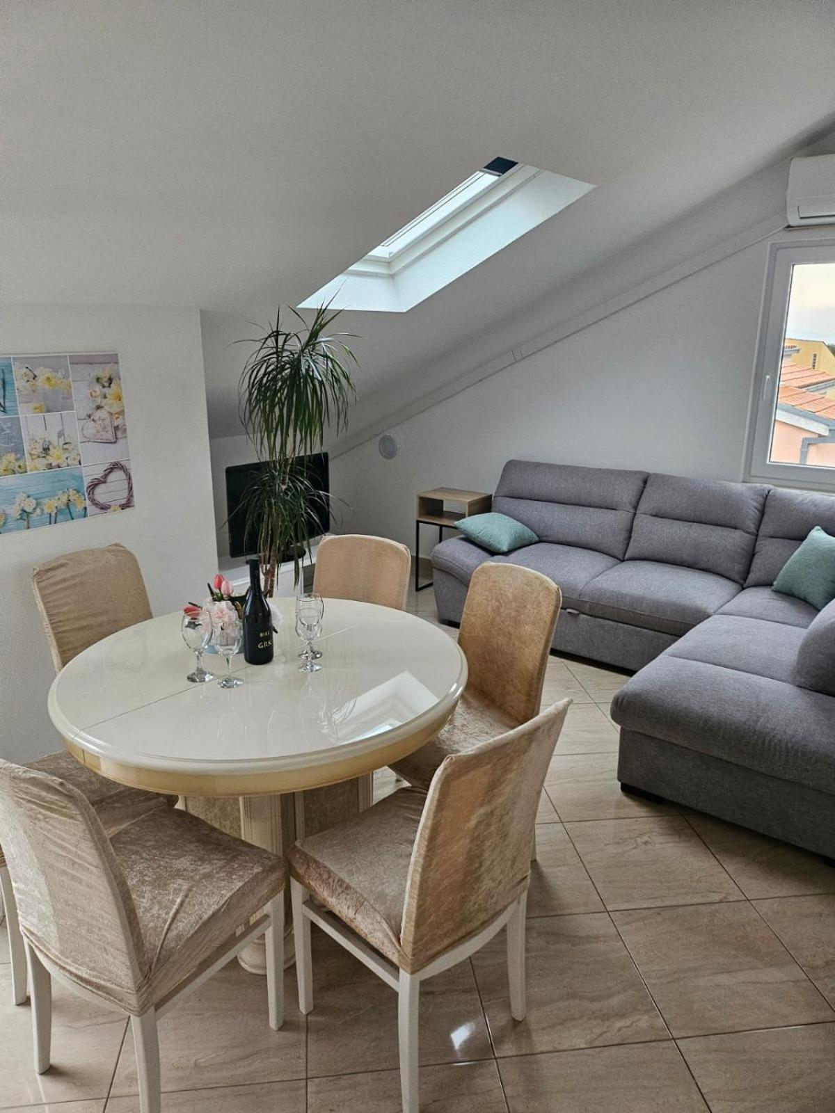 Apartments Andrijanic Baška Voda الغرفة الصورة