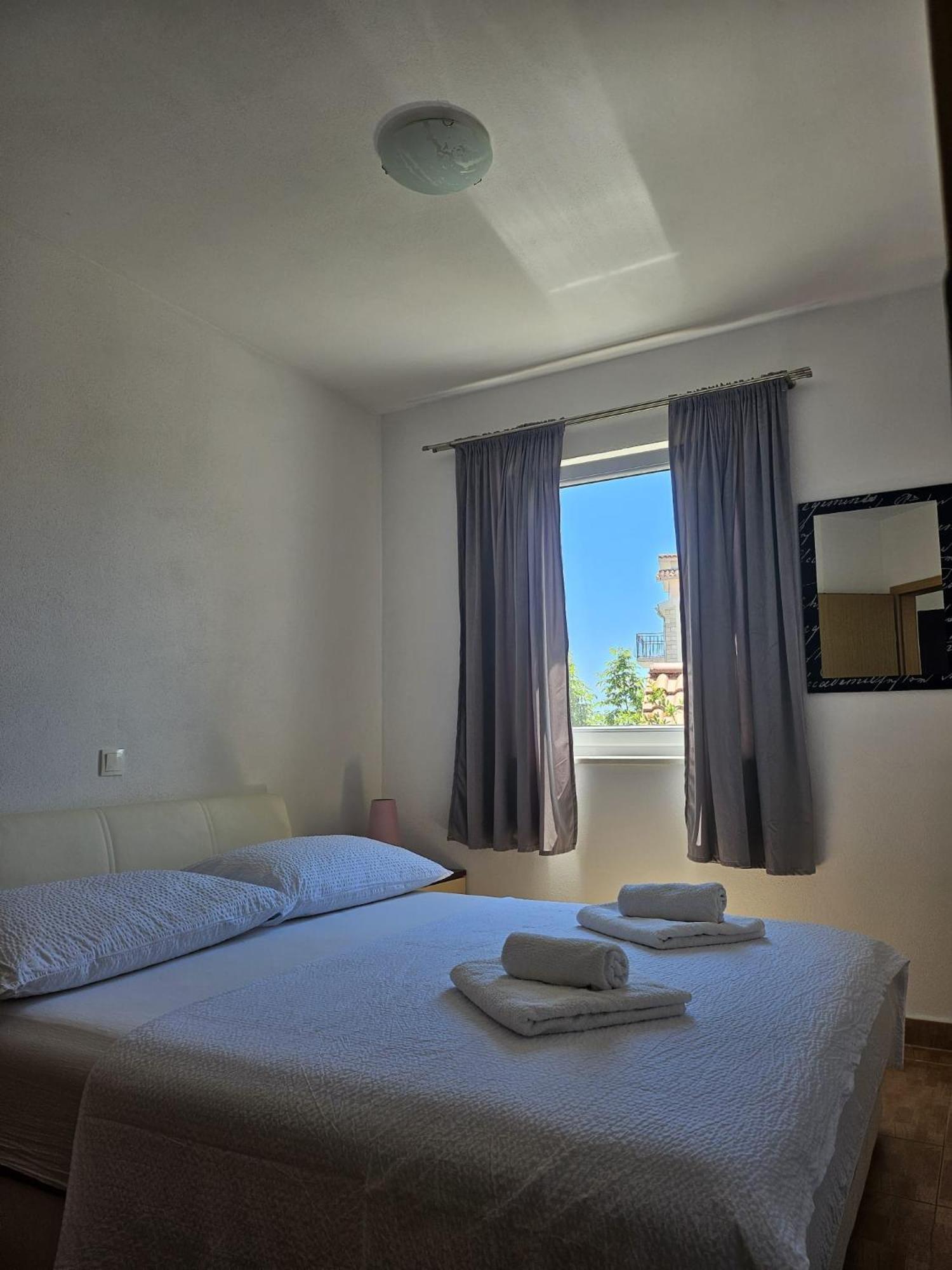 Apartments Andrijanic Baška Voda الغرفة الصورة