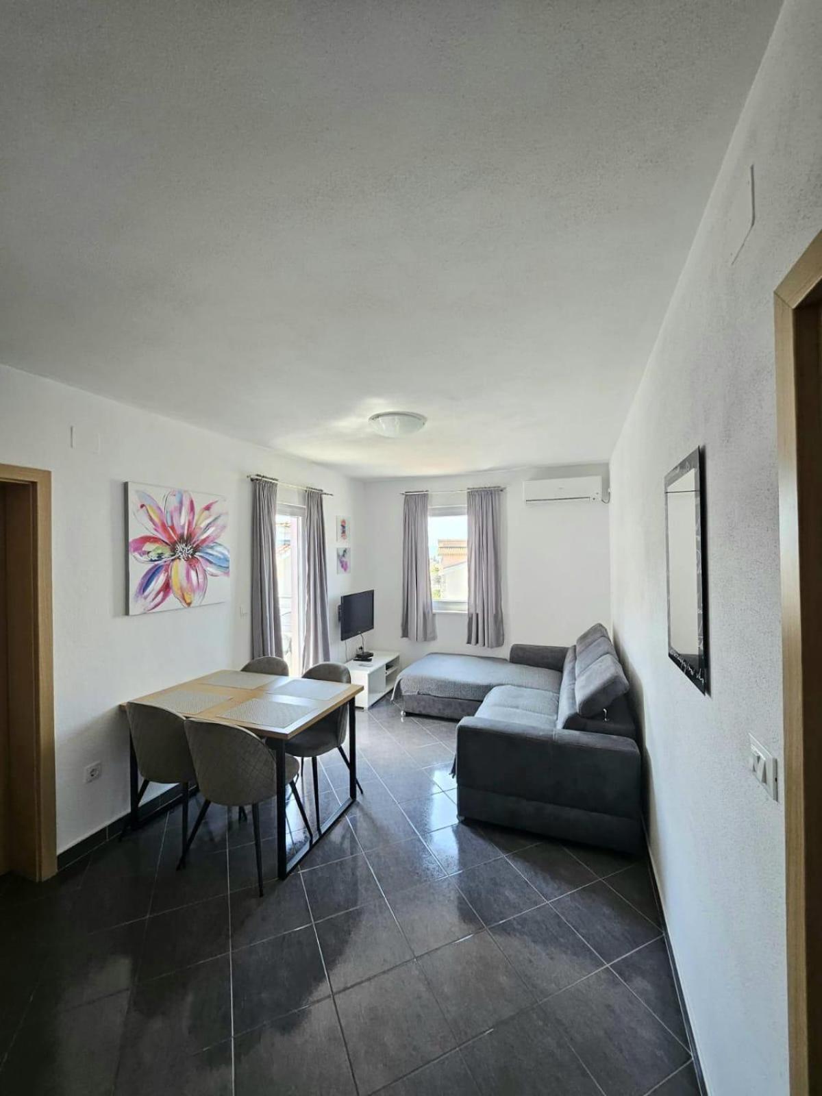 Apartments Andrijanic Baška Voda الغرفة الصورة