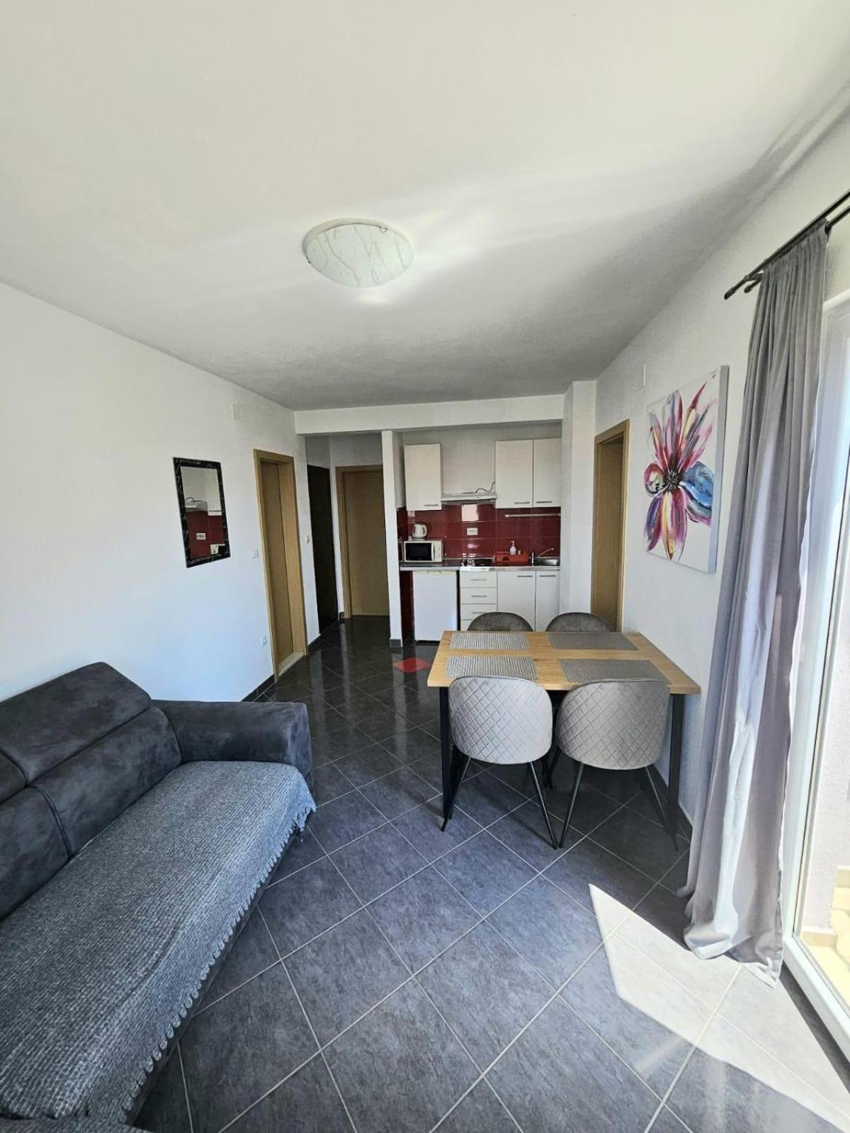 Apartments Andrijanic Baška Voda الغرفة الصورة