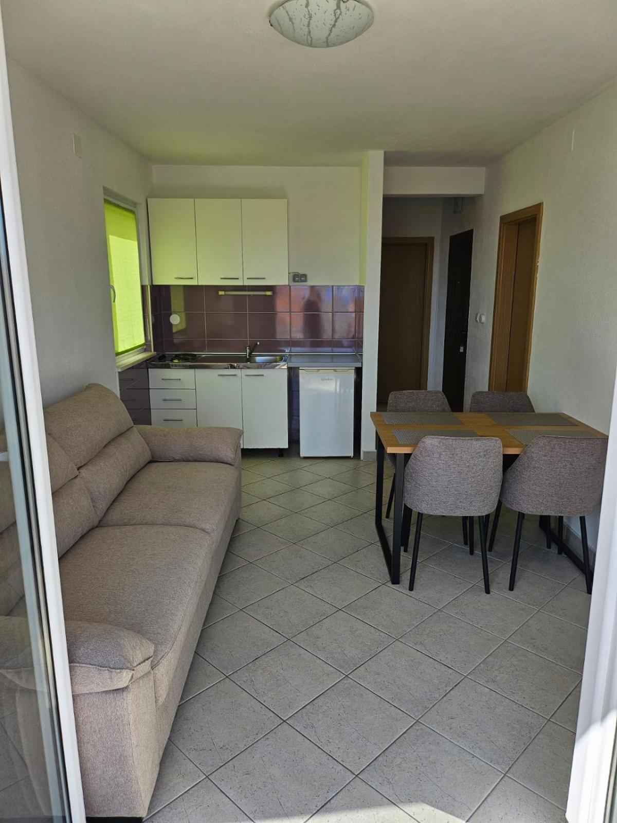 Apartments Andrijanic Baška Voda الغرفة الصورة