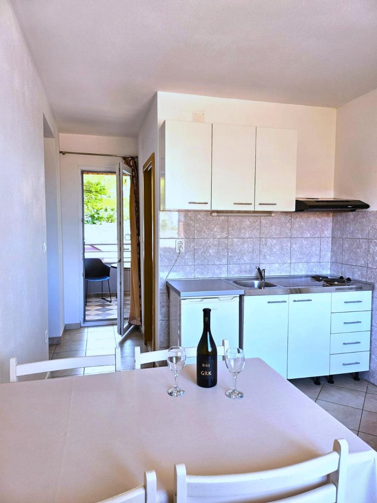 Apartments Andrijanic Baška Voda الغرفة الصورة