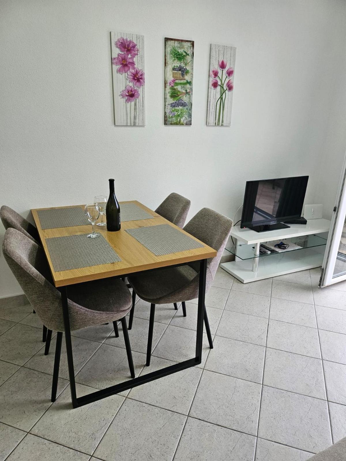 Apartments Andrijanic Baška Voda الغرفة الصورة